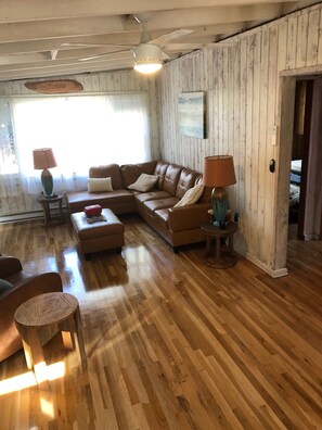 Living area - Fair Harbor Fire island (Bay Shore)