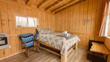 1 bedroom, bed sheets