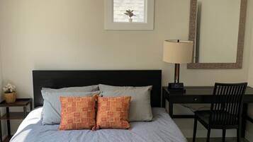 3 bedrooms, desk, iron/ironing board, free WiFi