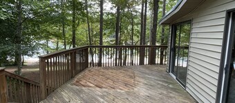 "Cabin in the Cove" Private waterfront home on beautiful Lake Hartwell