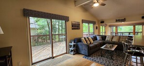 Smart TV, fireplace, DVD player