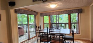 Dining - "Cabin in the Cove"  Private waterfront home on beautiful Lake Hartwell (Martin)