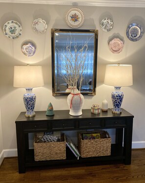 Interior - Beautifully remodeled 3BR Home in Raleigh's North Hills Dining &Shopping area (Raleigh)