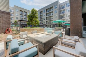 Terrace/patio - Luxurious Cozy One Bedroom With Pool (Houston)