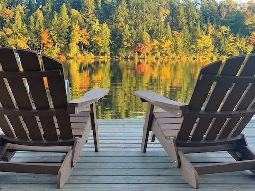 Winter Escape Stunning 5 Bedroom LakeHouse with 3 King Beds, Arcade