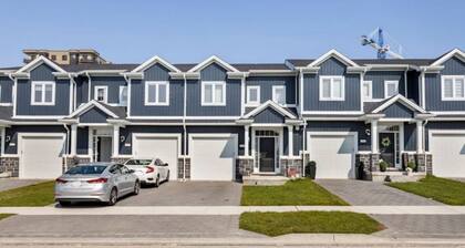Luxury 3-Bedroom-Hyde Park- close to UWO/Hospital