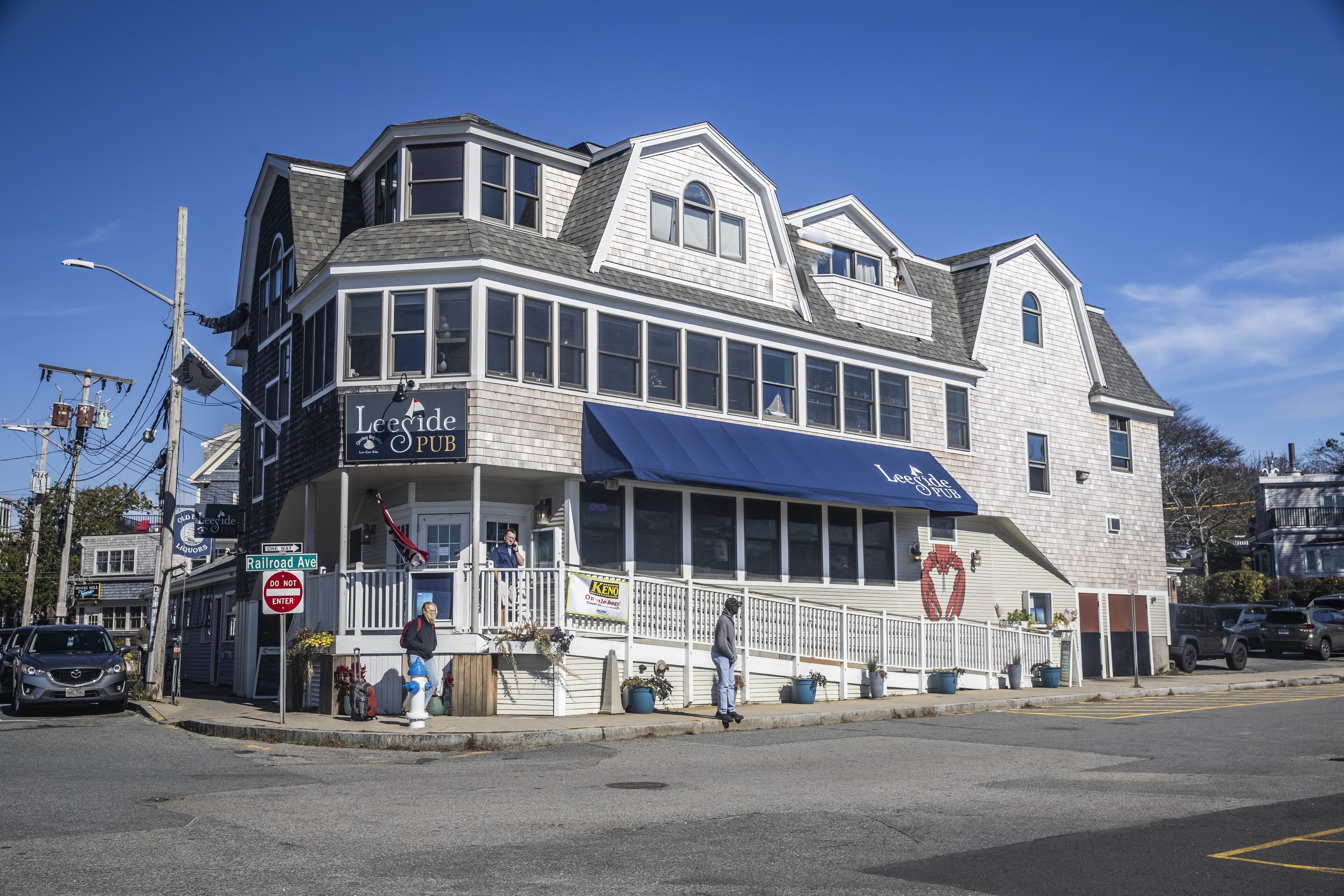 Leeside Pub.