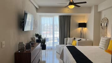 2 habitaciones, tabla de planchar con plancha y cuna de viaje