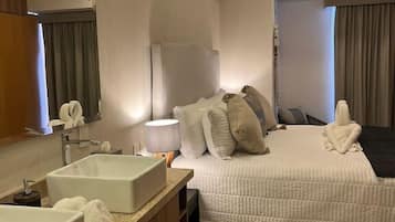 2 bedrooms, iron/ironing board, travel crib, free WiFi