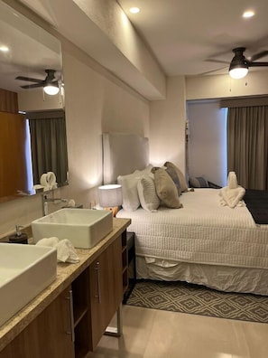 2 bedrooms, iron/ironing board, travel crib, free WiFi