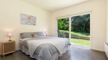 4 bedrooms, iron/ironing board, travel cot, WiFi