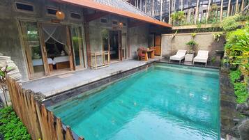 Familienvilla | 2 Schlafzimmer, Schreibtisch, laptopgeeigneter Arbeitsplatz