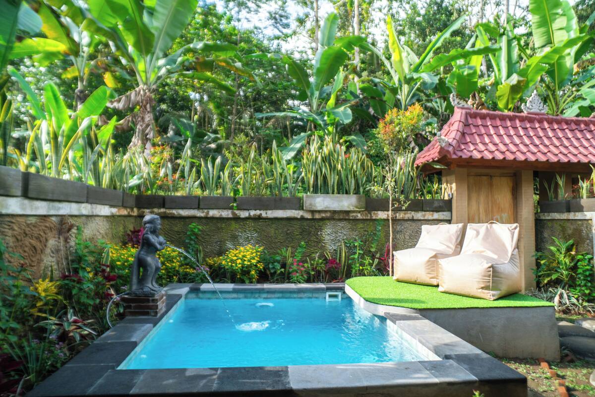 Private pool