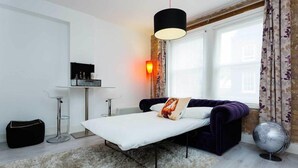Unclassified image, 4 of 19, button - Sophisticated Soho Apartment London (London)