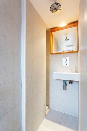 1 kamar tidur