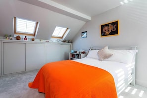 4 bedrooms, Internet - Balham Boutique Apartment London (London)