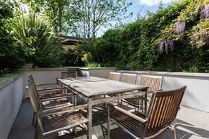 4 bedrooms, Internet - Balham Boutique Apartment London (London)