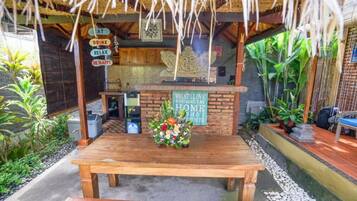 传统客房 | 共用厨房设施 | 电热水壶、厨具/餐具