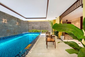 Indoor pool - Chillax Old Town Villa (Da Nang)