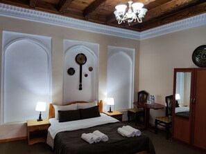 Design Double Room | Premium bedding, down duvets, Tempur-Pedic beds, individually decorated - Ziyo-Baxsh Boutique Hotel (Bukhara)