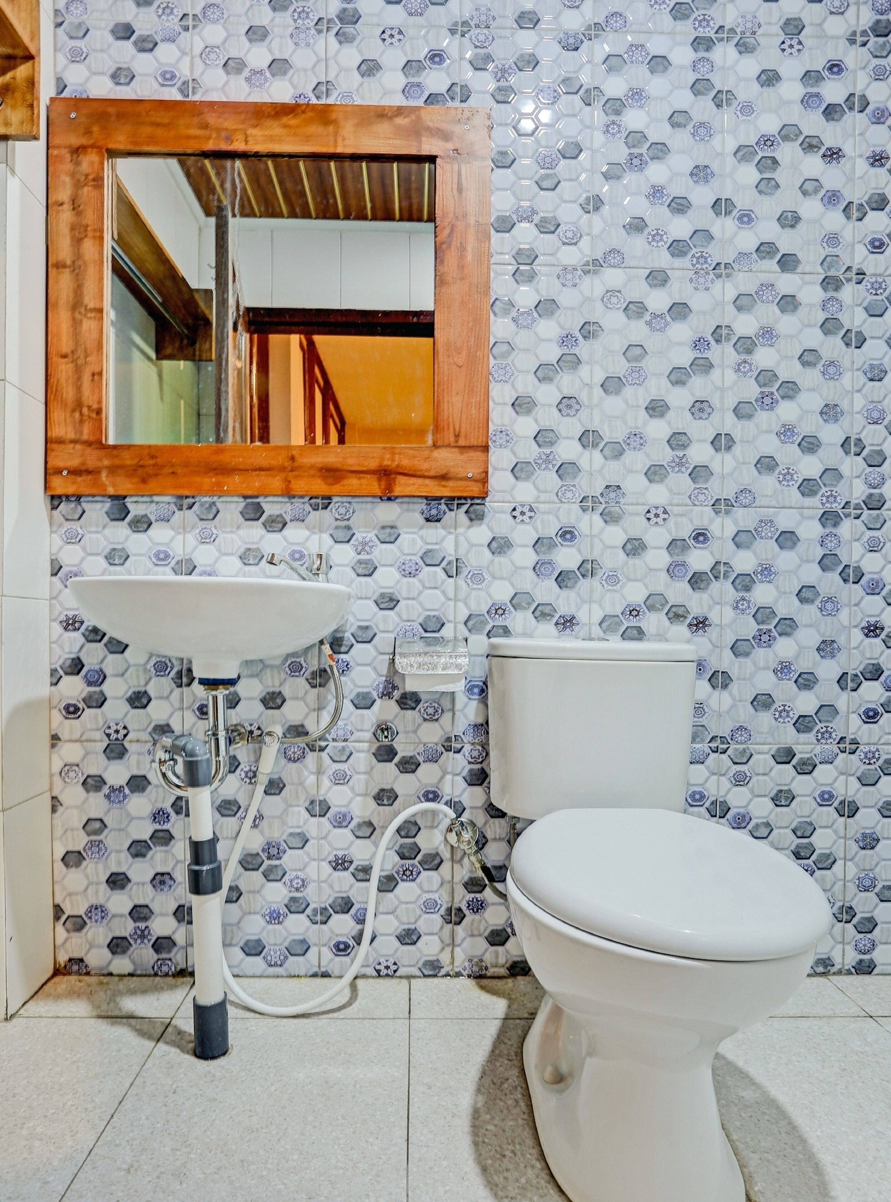 Photo - Urbanview Remington Hotel Palembang By RedDoorz