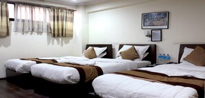 Deluxe Triple Room | Free WiFi, bed sheets - MeroStay 128 AI Hotel (Kathmandu)