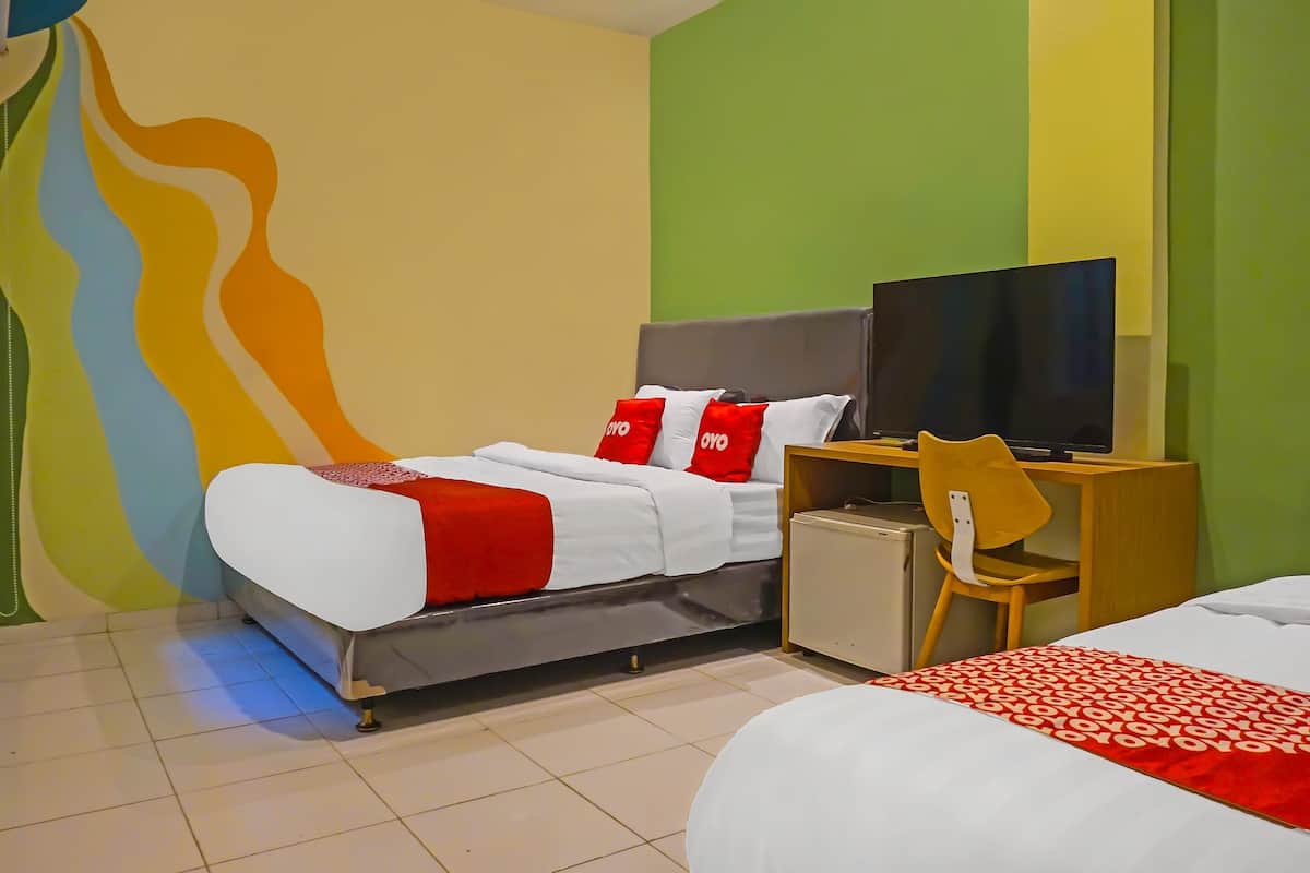 1 dormitorio, escritorio, espacio para trabajar con un portátil