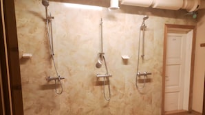 Family Room | Bathroom