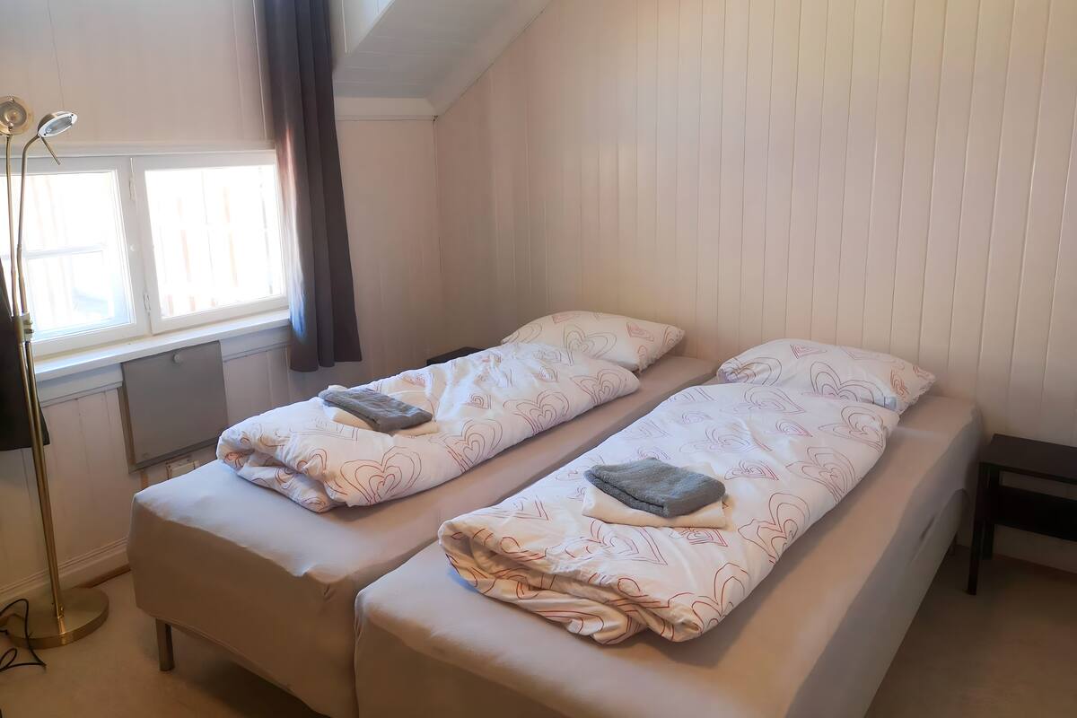 WiFi (free), bed sheets