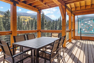 "Luxury Riverfront Cabin "Moe's Riverside Lodge" Pool Table-AC-On the River-Pet Friendly