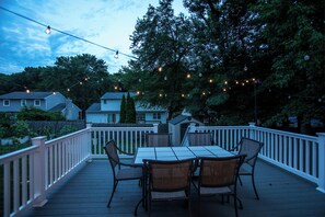 Outdoor dining - Home with Free Tesla Charger in Christiana (Newark)