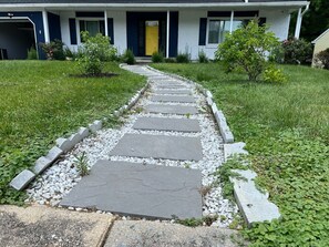 Property grounds - Home with Free Tesla Charger in Christiana (Newark)