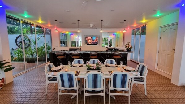 Dining - Luxury Retreat: Unwind in Style at our Exquisite Vacation Rental for big group (Tambon Rawai)