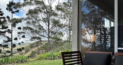 COTTAGE 2 · Maleny-Montville Cottages #2 - 2 bed + ocean views