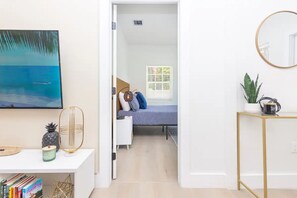 2 多间卧室、熨斗/熨衣板、WiFi、床单