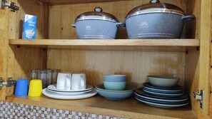 Kühlschrank, Mikrowelle, Ofen, Wasserkocher