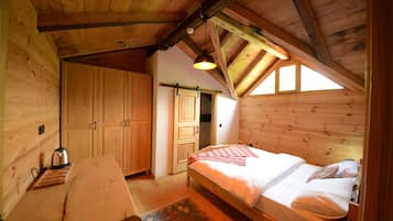 Habitación tradicional | 4 habitaciones, decoración personalizada y muebles diferentes