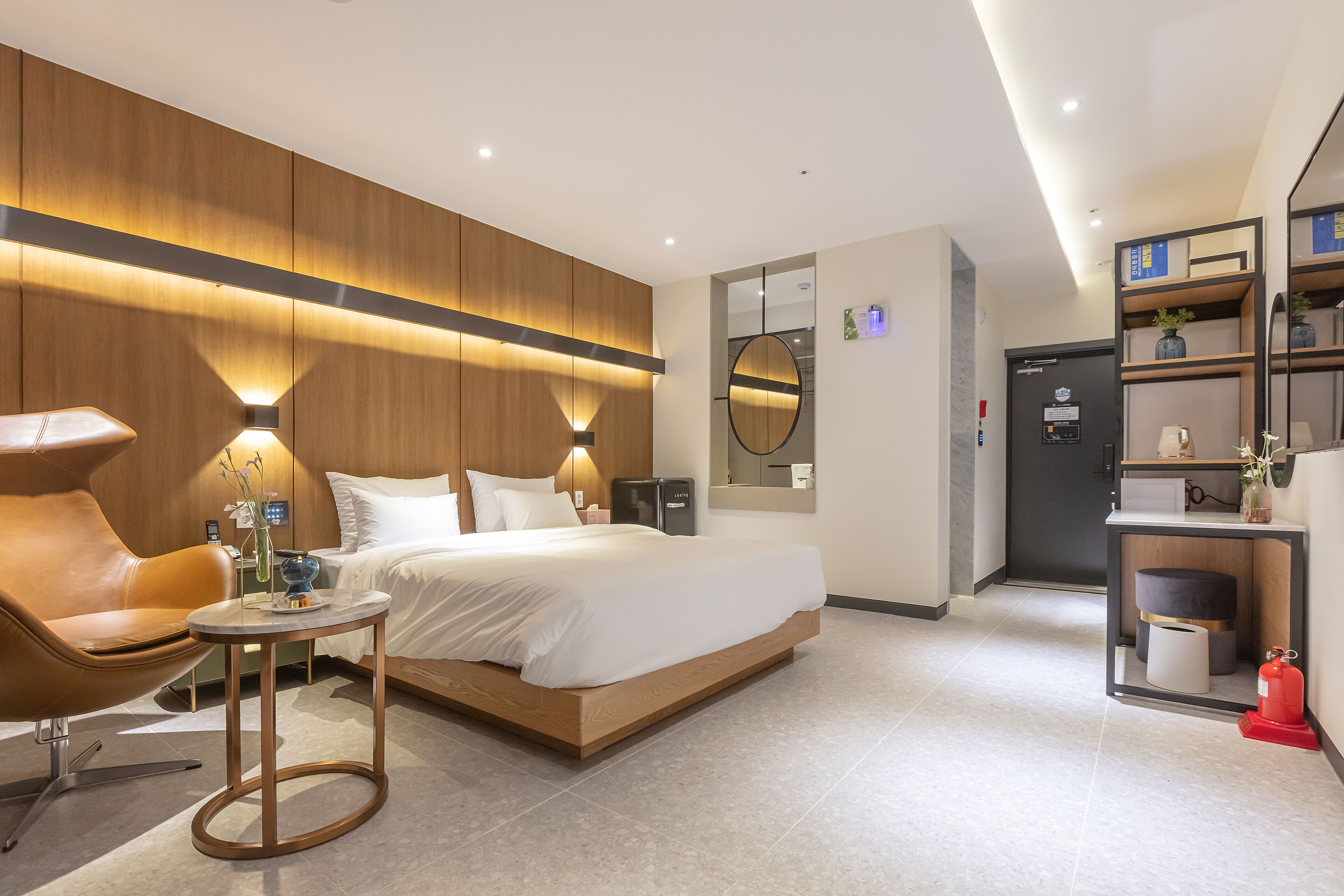 Kamar Twin Premier | Seprai premium, selimut bulu angsa, brankas, dan didekorasi berbeda-beda