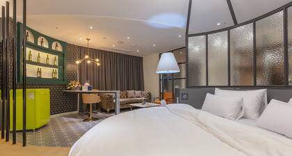 NOMAD HOTEL