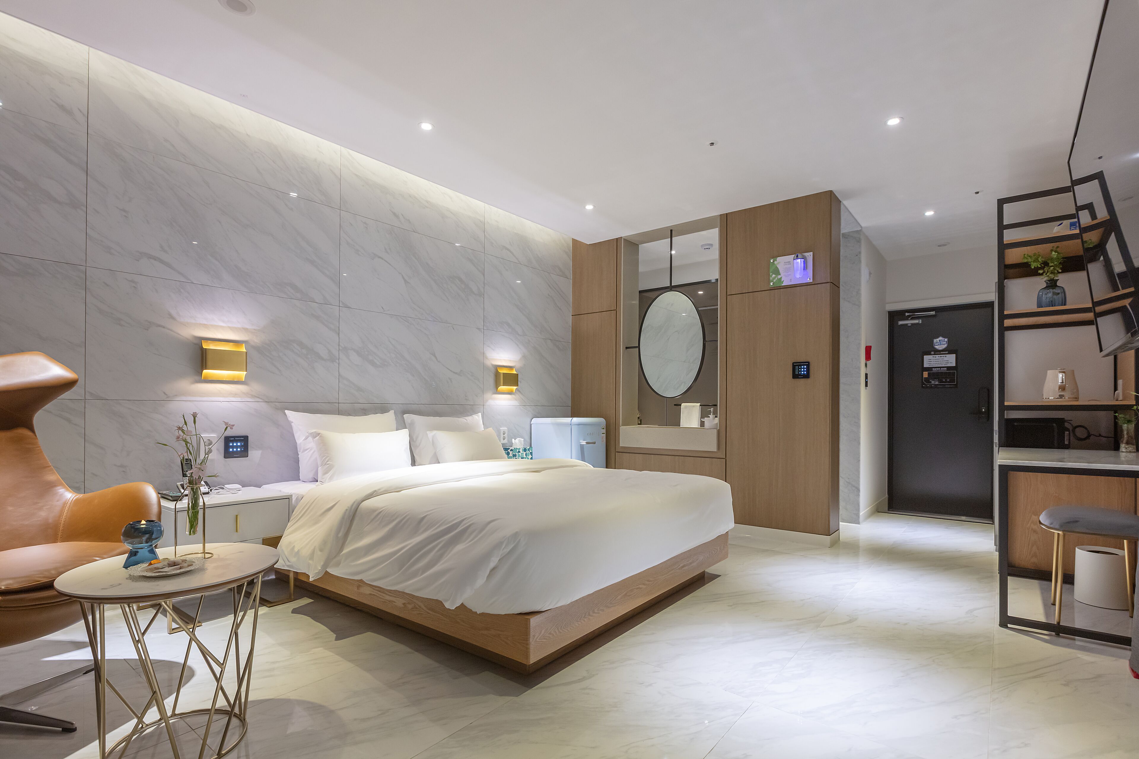 Premier Twin Room | Premium bedding, down comforters, in-room safe, individually decorated