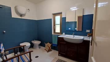 Basic Shared Dormitory, Mixed Dorm, Shared Bathroom, Garden View | Bathroom | Bidet