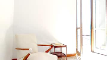 Basic Double or Twin Room, 1 King Bed, Shared Bathroom, Garden View | Hypo-allergenic bedding, Select Comfort beds, bed sheets