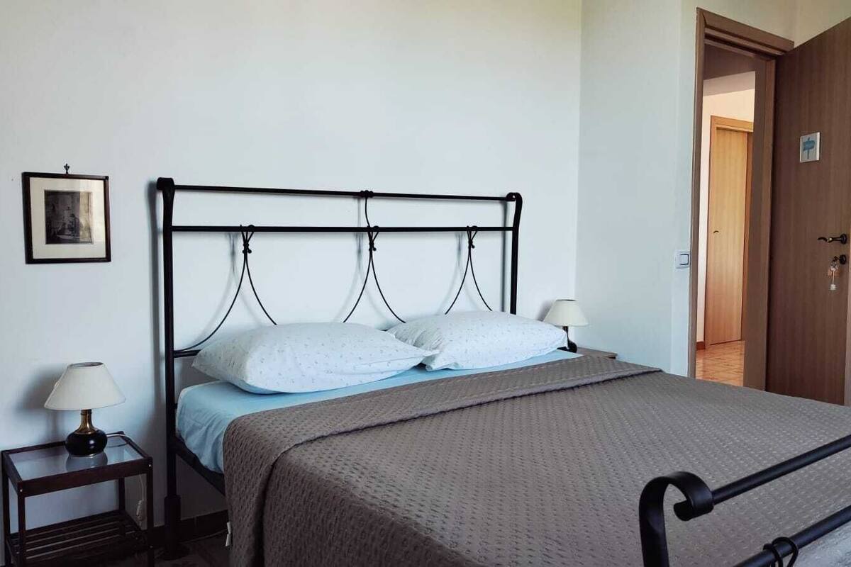 Basic Double or Twin Room, Mountain View