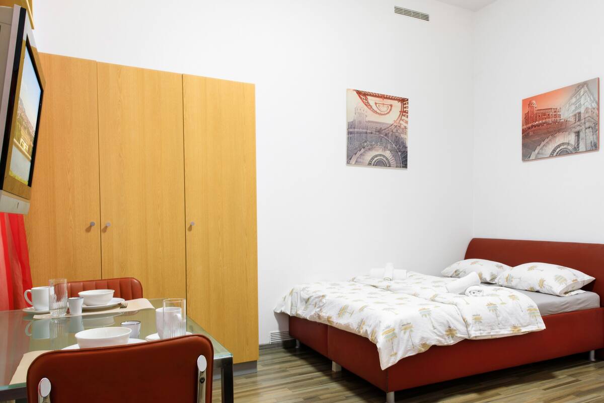 Basic Single Room (6B) | Free WiFi