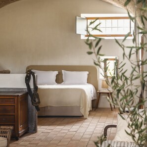 8 quartos, Wi-Fi, roupa de cama