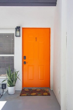 Exterior detail - Modern Large Studio with outdoor space (Miami)