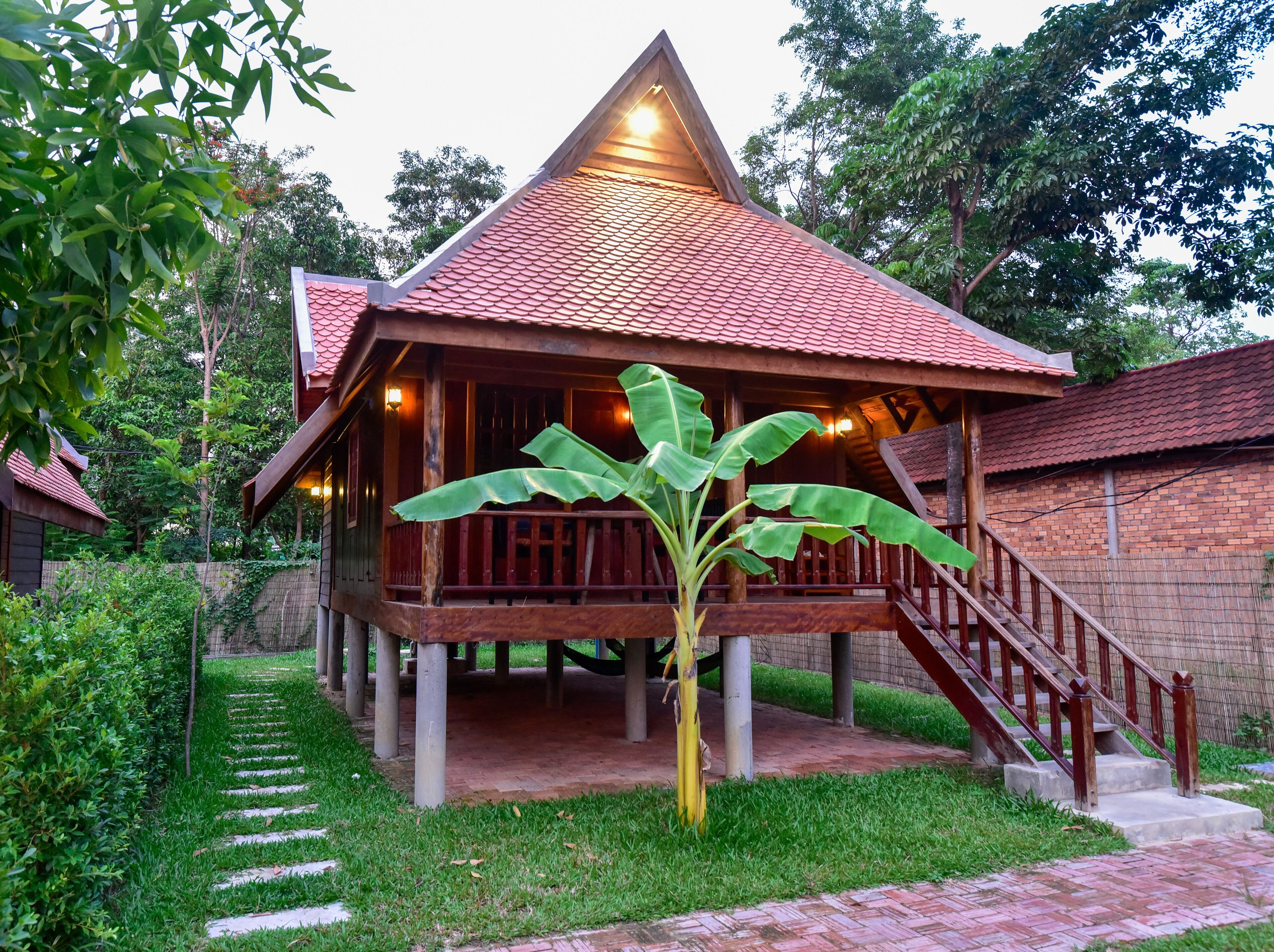 Free minibar items, in-room safe, individually decorated, desk