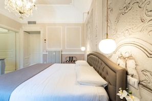 Deluxe Double Room | Frette Italian sheets, premium bedding, down comforters, pillowtop beds - Le Dimore Suites Milano (Milan)