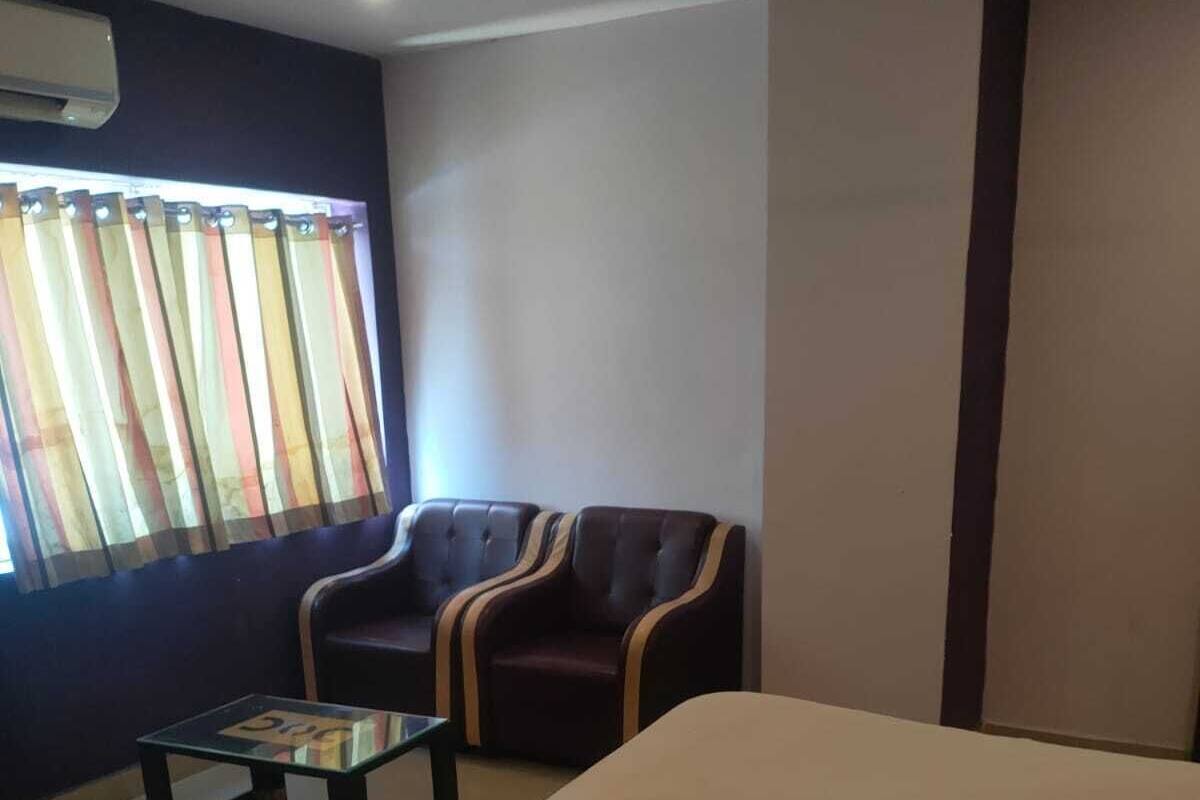 Suite | 1 bedroom, desk, bed sheets