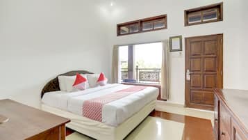Deluxe Double Room | Laptop workspace, free WiFi, bed sheets